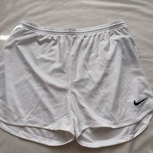 Women’s Nike white shorts size L